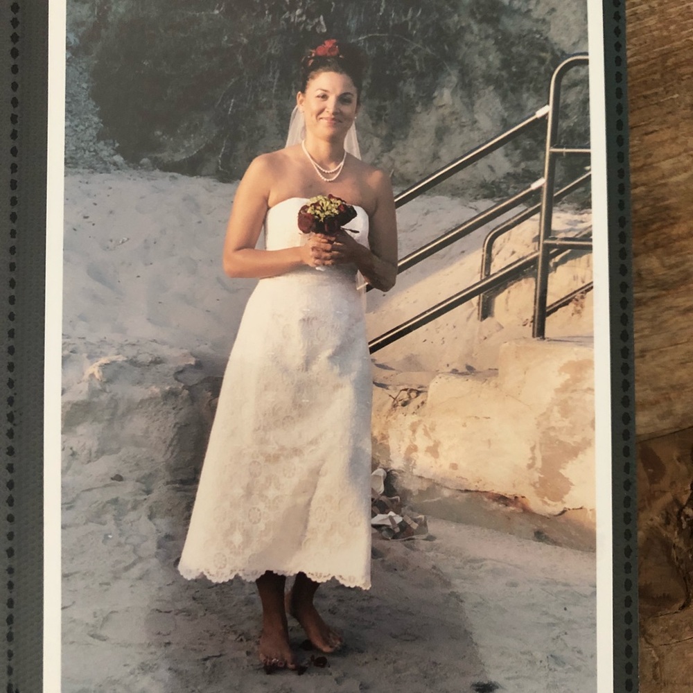 GALINA by David’s Bridal lace wedding dress - Picture 8 of 8